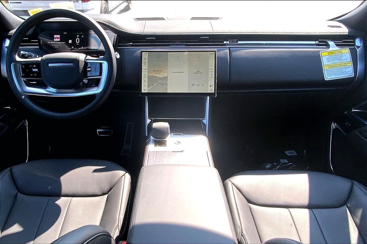 New 2026 Fuji White Land Rover SE image 5
