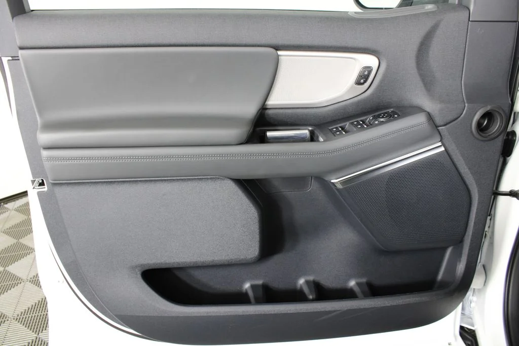 New 2026 Star White Metallic Tri-Coat Ford Active image 12