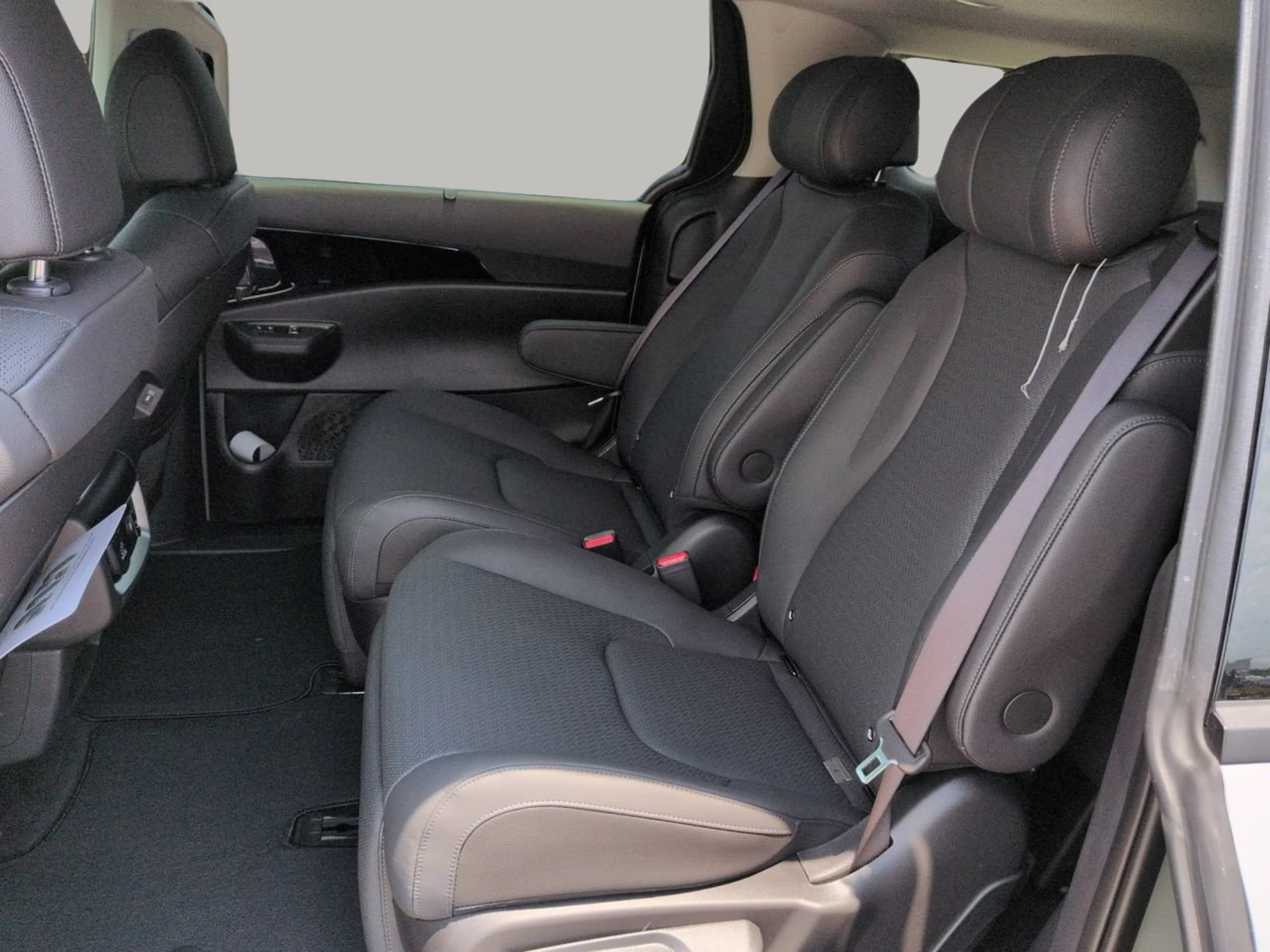 New 2027 Ivory Silver Kia SX Prestige image 21