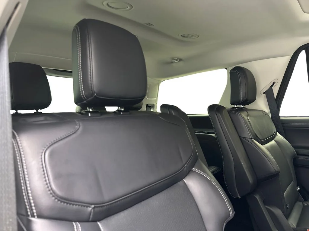 Used 2025 Silver Ford Platinum image 45