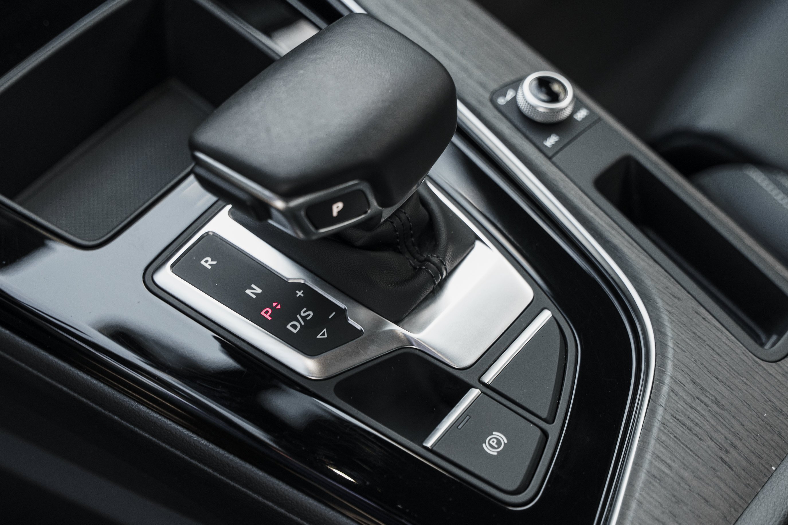 Used 2024 Mythos Black Metallic Audi S line Premium image 11