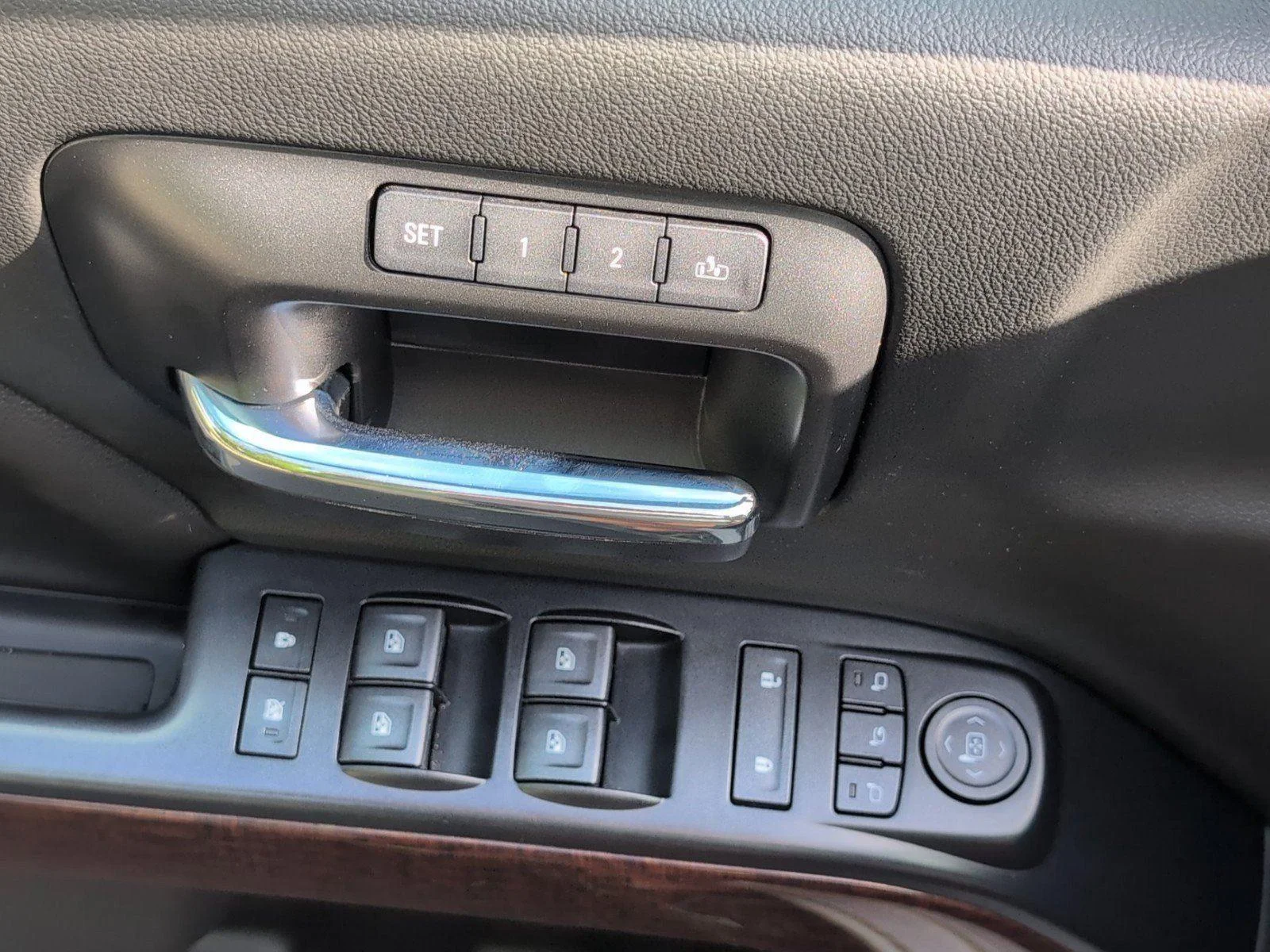 Used 2018 Quicksilver Metallic GMC SLT image 19