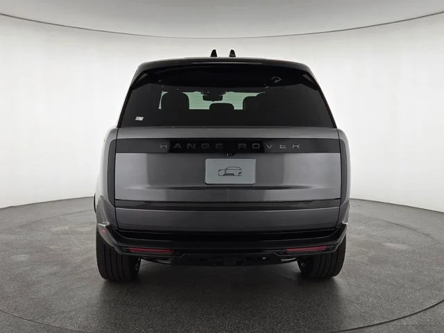 New 2026 Eiger Grey Land Rover SE image 7