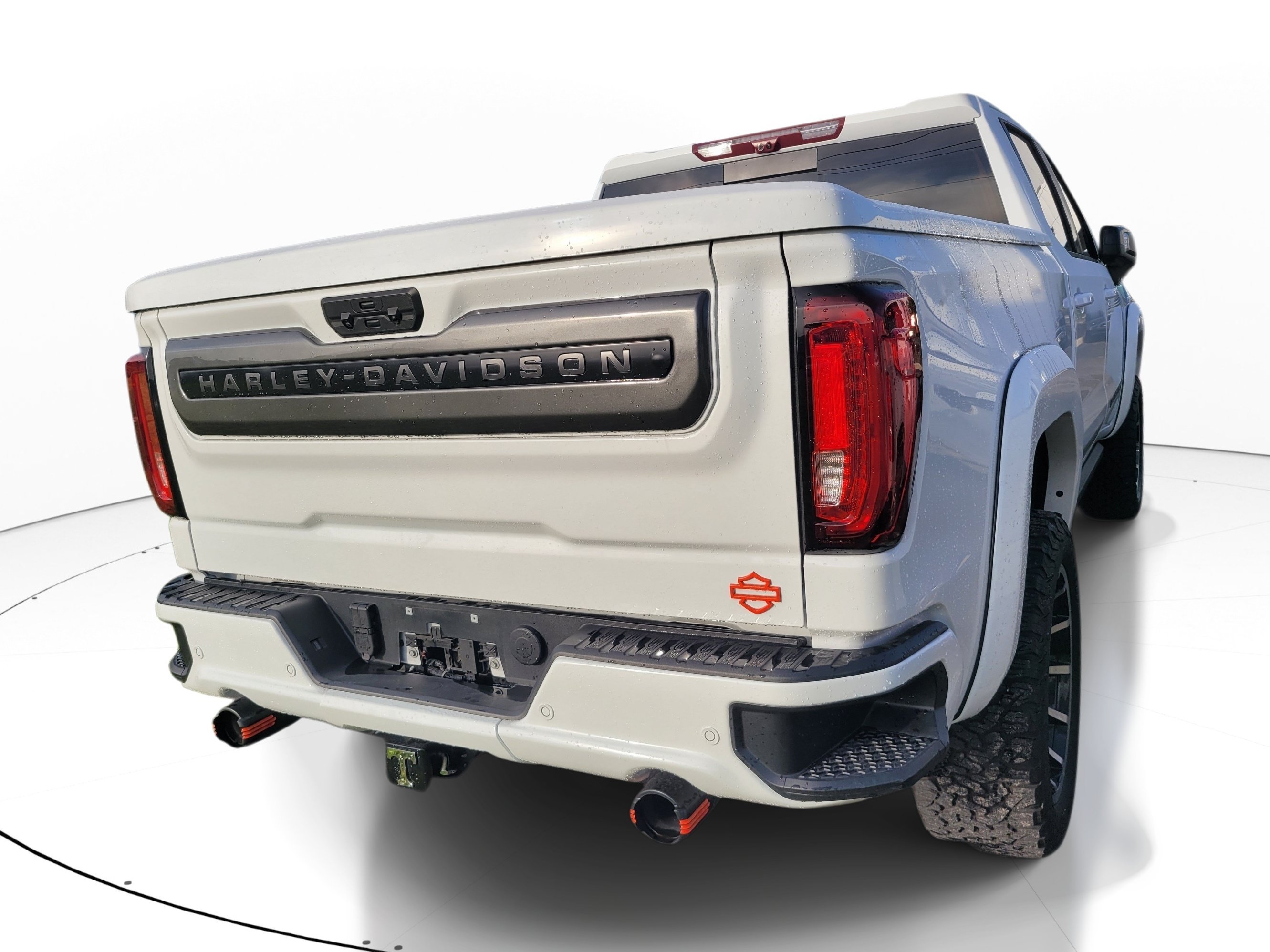 Used 2025 Summit White GMC AT4 image 4