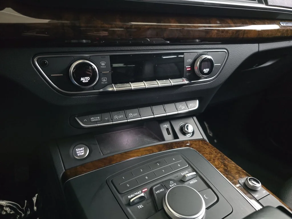Used 2018  Audi 2.0T Premium image 26