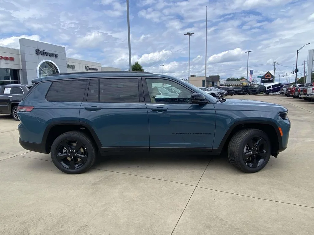 New 2026 Steel Blue Exterior Paint Jeep Limited image 7