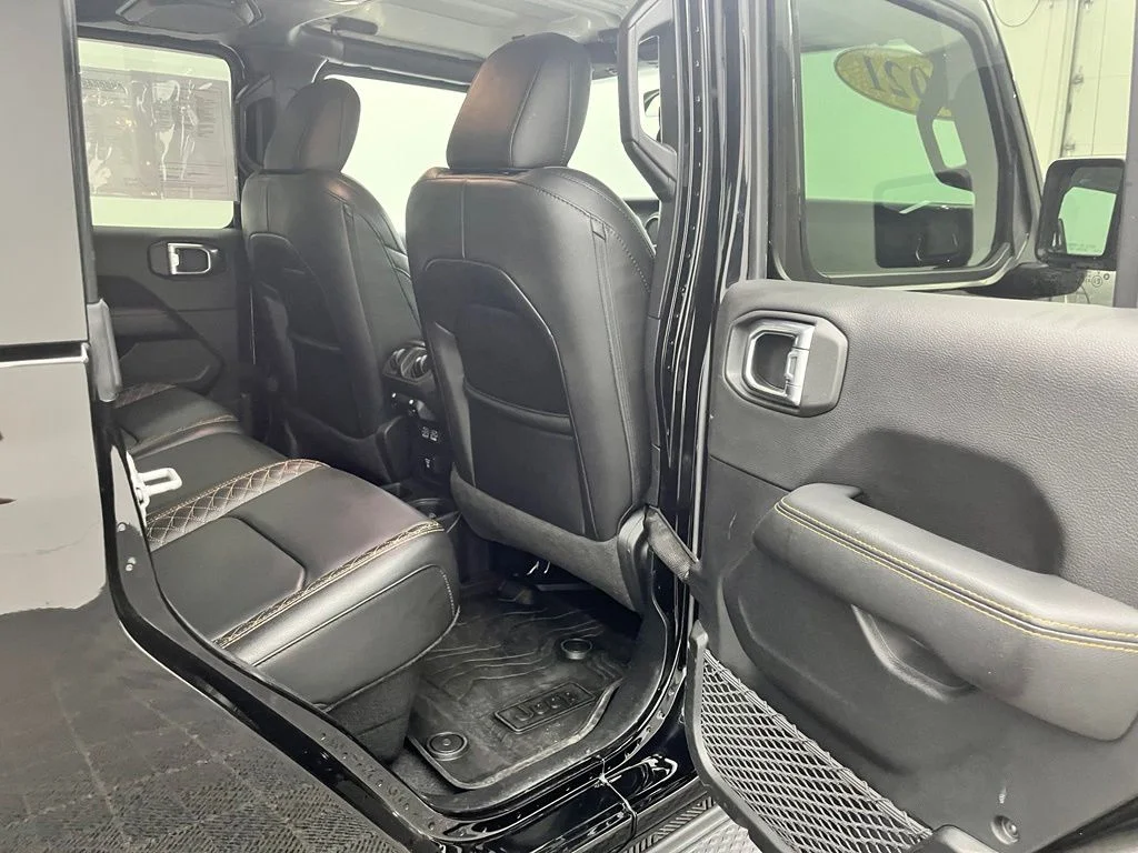 Used 2021 Black Jeep Overland image 33