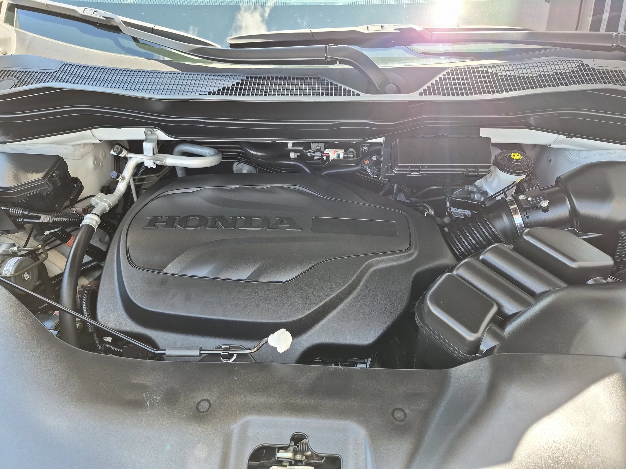 Used 2022 White Honda Touring 7-Passenger image 37