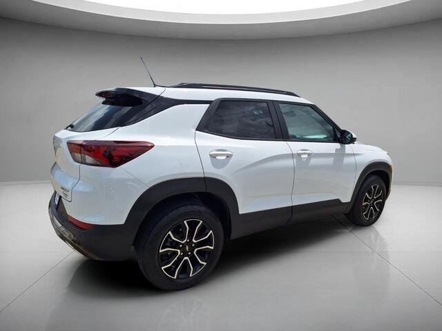 Used 2023 Summit White Chevrolet ACTIV image 5