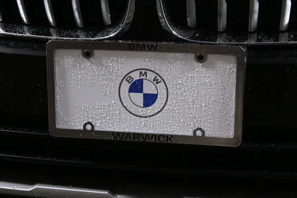 Used 2023 Black BMW xDrive40i image 14