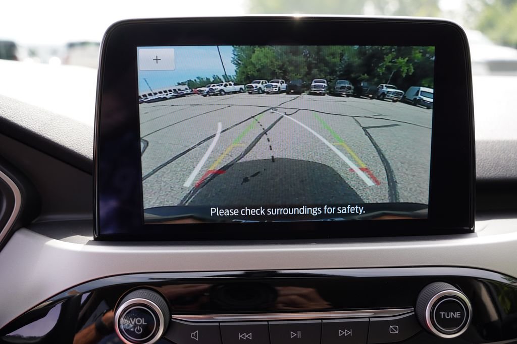 Used 2020 Sedona Orange Metallic Ford SE image 34