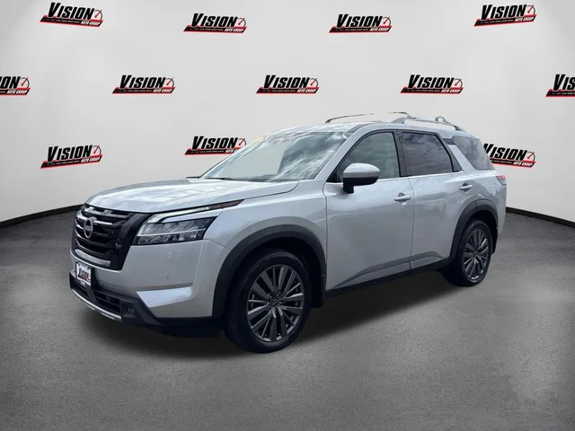 2023 Nissan Pathfinder SL