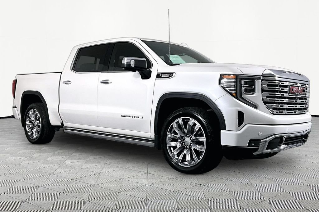Used 2024 White GMC Denali image 3