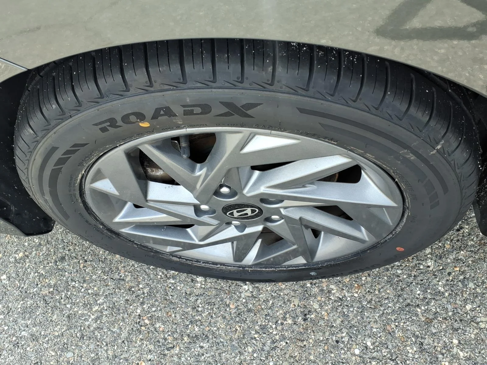 Used 2024 Gray Hyundai SEL image 10