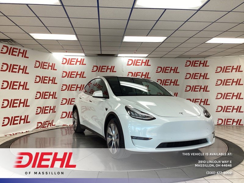 Used 2022  Tesla Long Range image 1