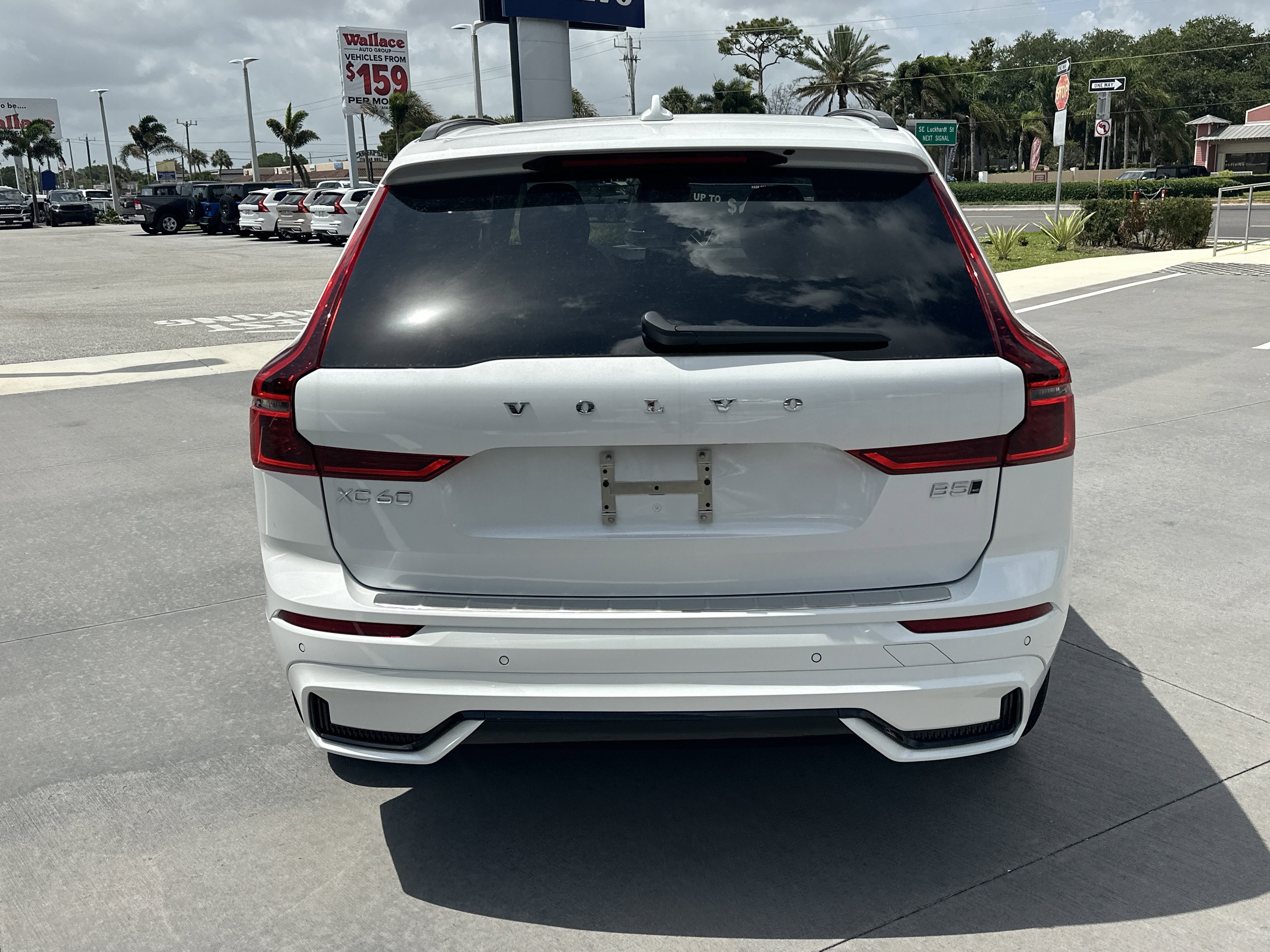 New 2026  Volvo Plus image 8