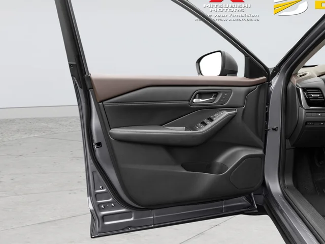 Used 2023 Gray Nissan SL image 12
