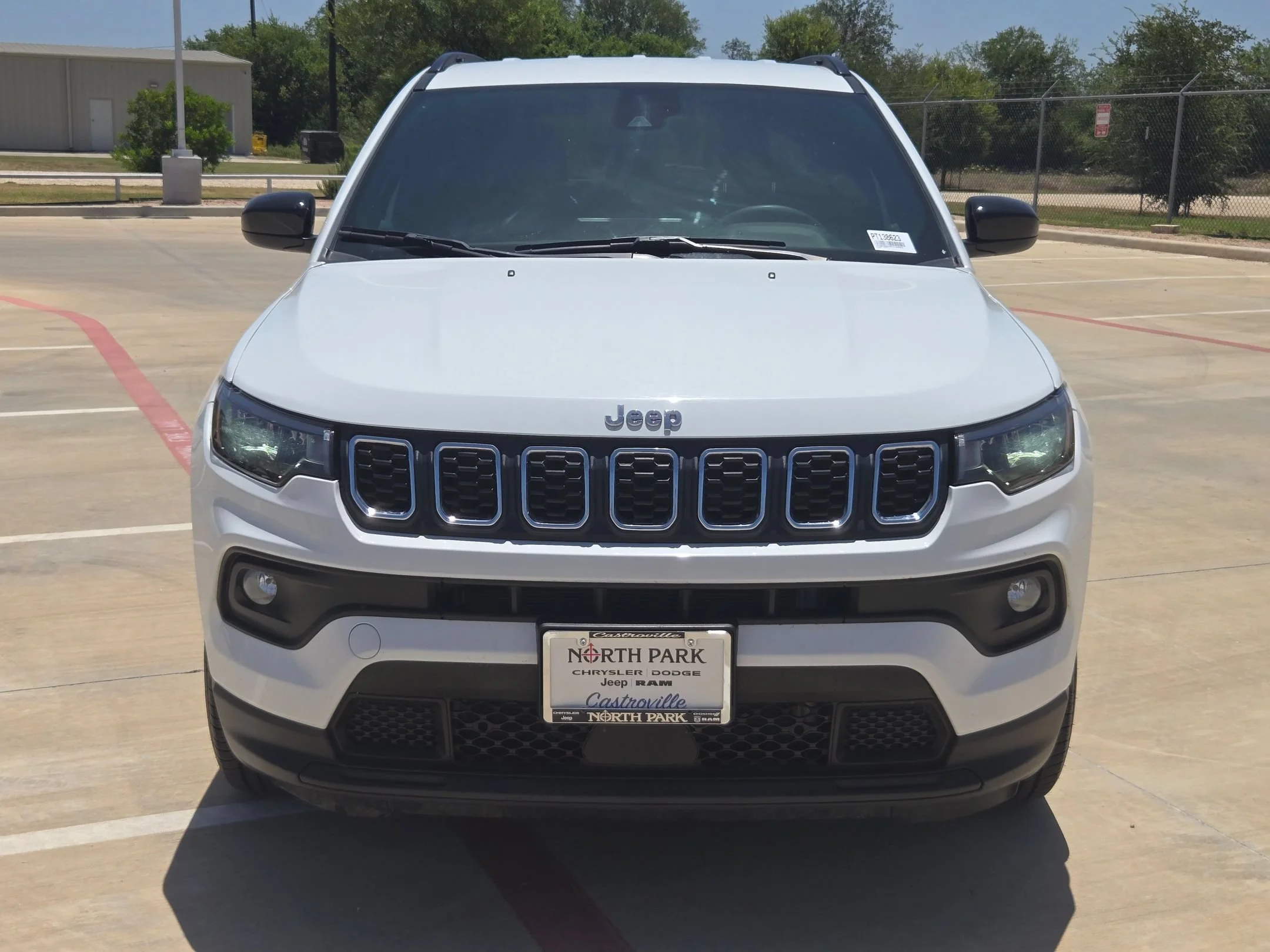 Used 2024 White Jeep Latitude image 8