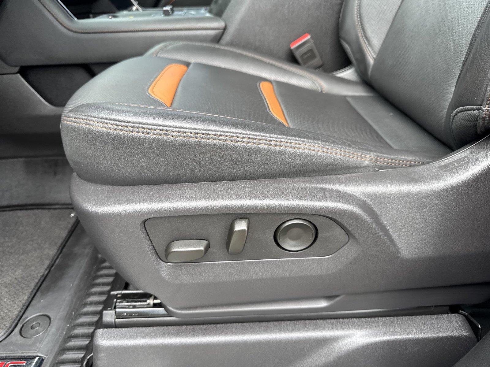 Used 2025 Sterling Metallic GMC AT4 image 12