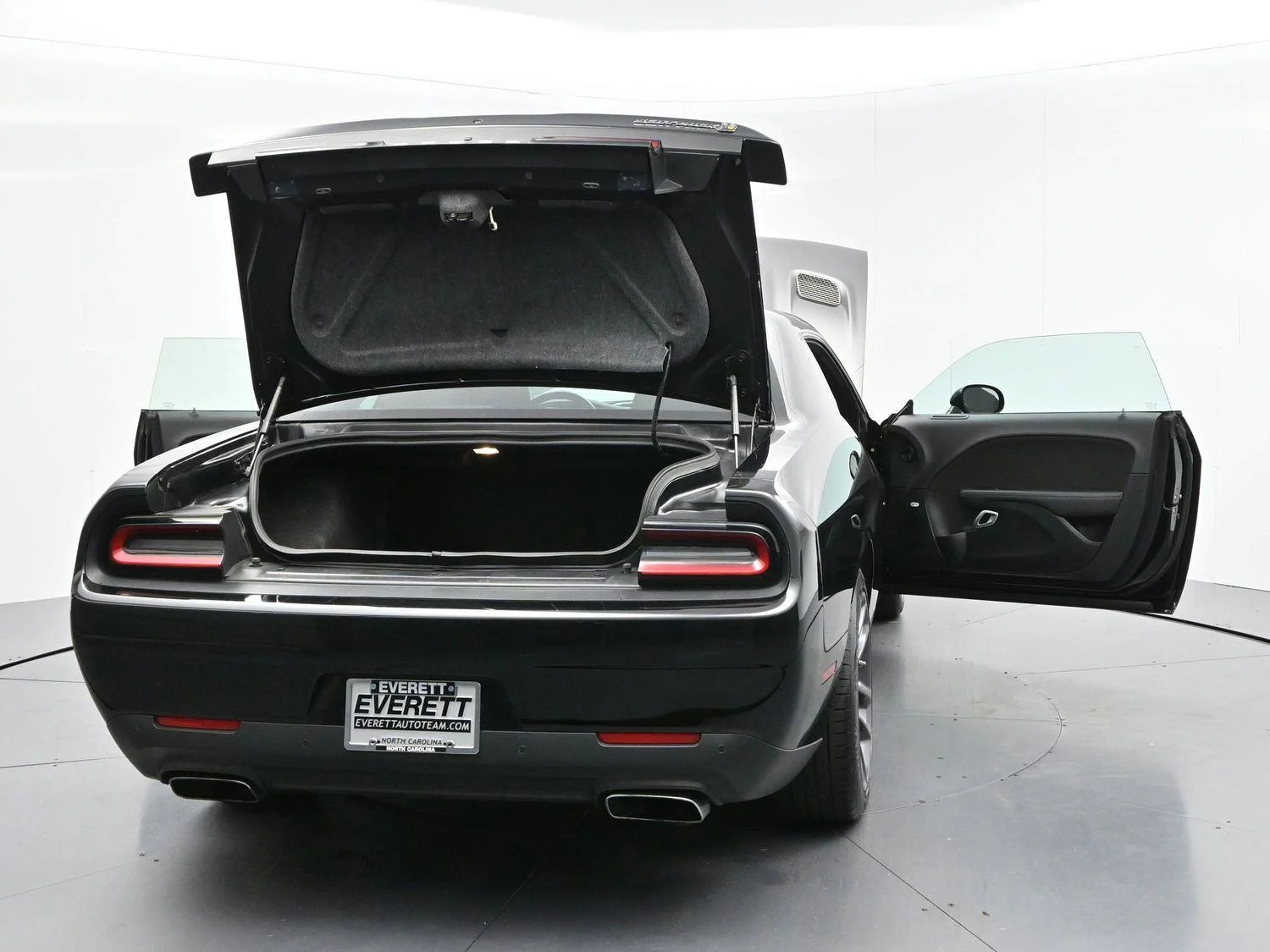 Used 2023 Pitch Black Clearcoat Dodge R/T Scat Pack image 38
