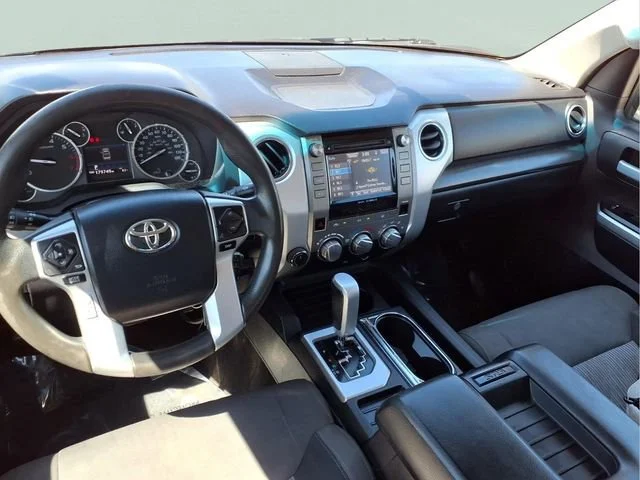 Used 2015  Toyota SR5 image 5