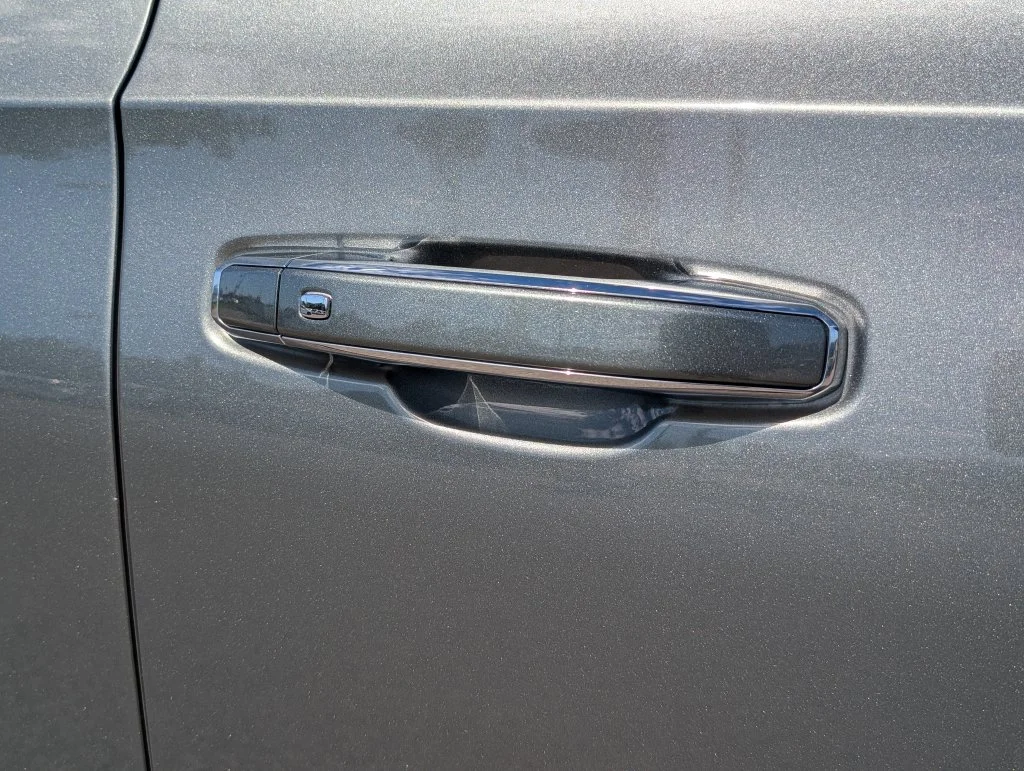Used 2023 Green GMC Denali image 15