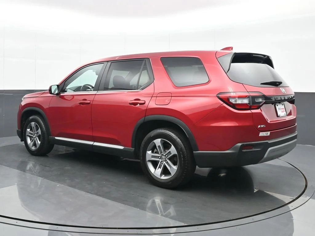 Used 2023 Red Honda EX-L image 4