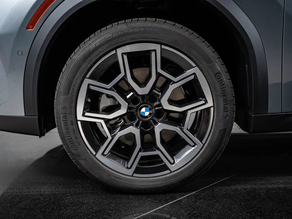 New 2027 Skyscraper Grey Metallic BMW xDrive28i image 13