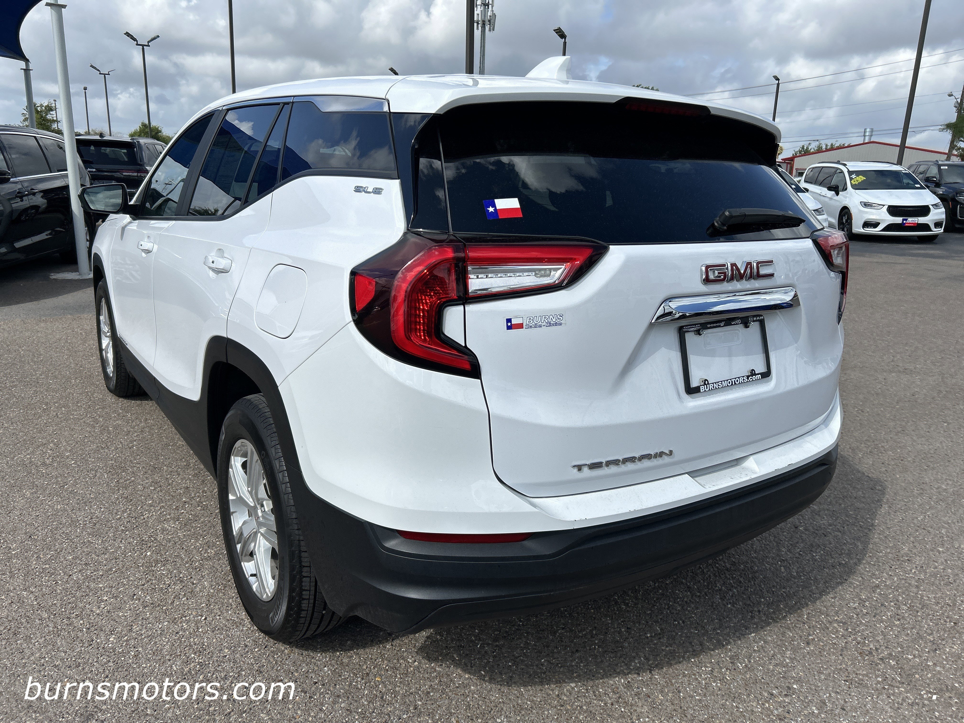 Used 2024 Summit White GMC SLE image 6