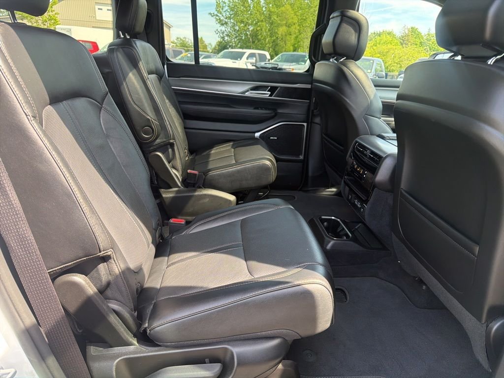 Used 2023 White Jeep Series II image 27