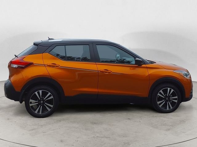 Used 2020 Orange Nissan SV image 6