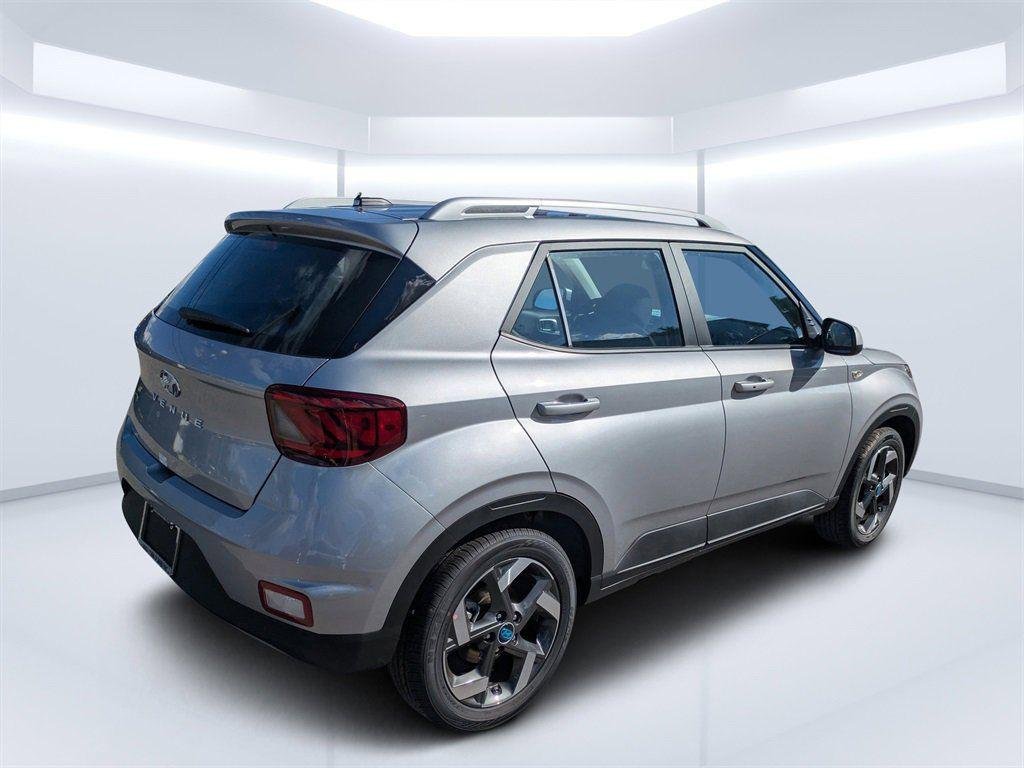 New 2026 Silver Hyundai SEL image 3