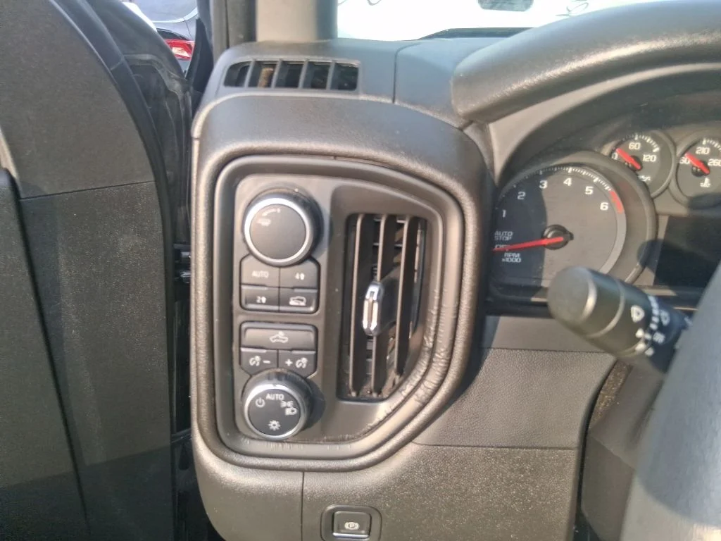 Used 2022 Black Chevrolet Custom image 8
