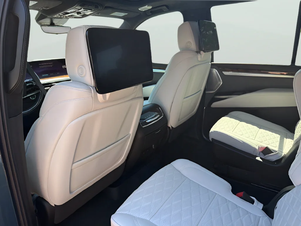 2026 Cadillac Escalade Platinum Sport - Photo 34