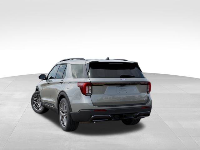 New 2027 Avalanche Gray Ford ST-Line image 8