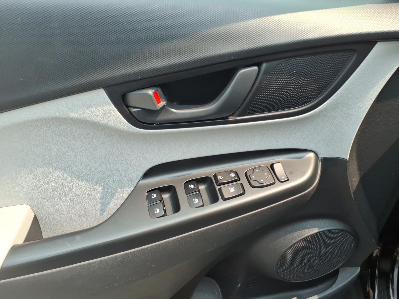 2023 Hyundai Kona SEL - Photo 25