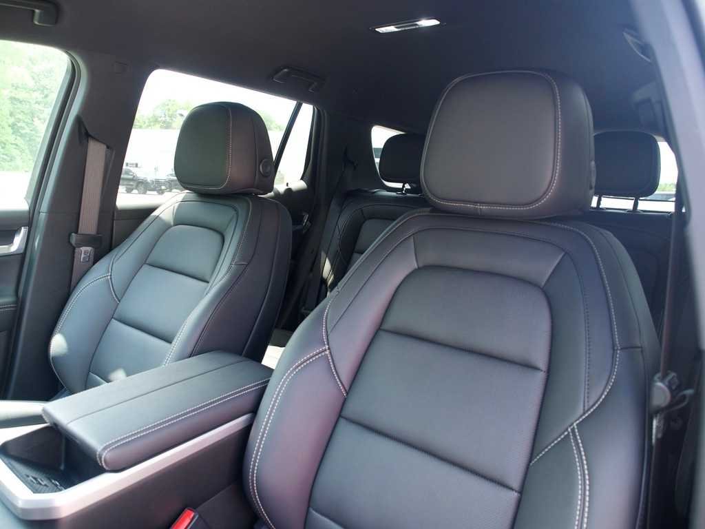 New 2026 Sterling Metallic GMC Elevation image 11