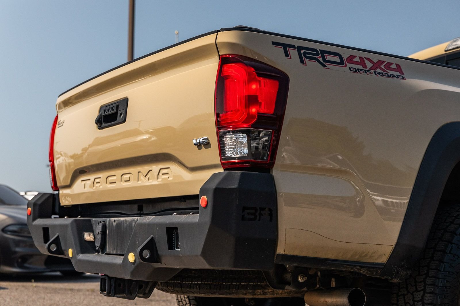 Used 2018 Super Black Toyota TRD Off-Road image 15