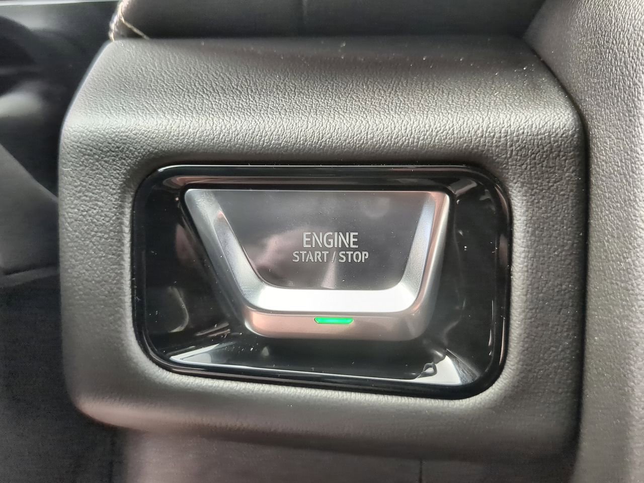 New 2026 Sterling Metallic GMC Elevation image 17