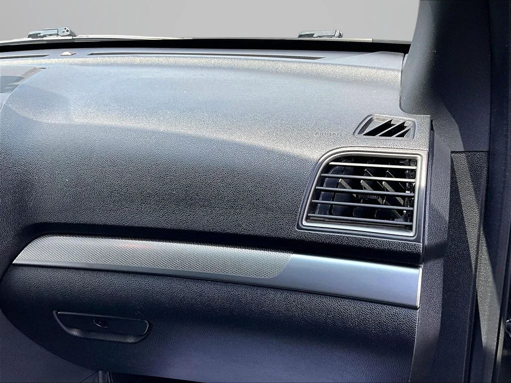 Used 2019 Black Ford XLT image 16