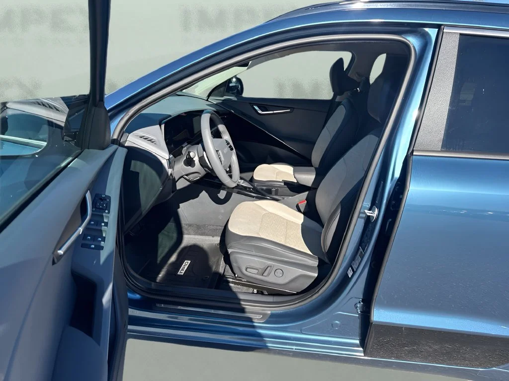 Used 2025 Blue Kia SX image 9