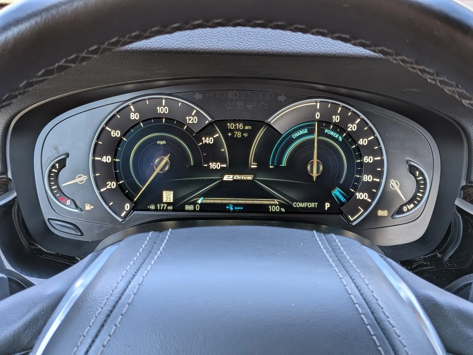Used 2019 Dark Graphite Metallic BMW 530e iPerformance image 11