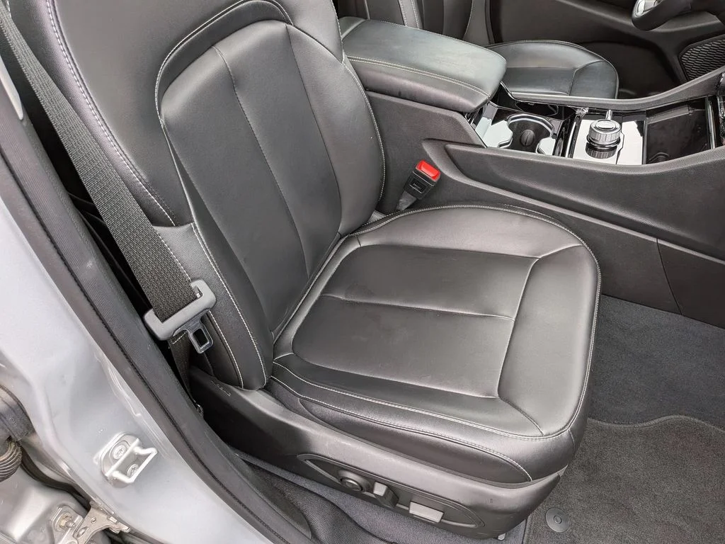 Used 2023 Silver Jeep Limited image 27