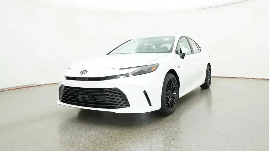 New 2026 Ice Cap Toyota LE image 32