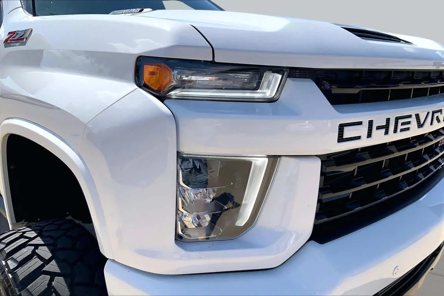 Used 2022 Summit White Chevrolet LTZ image 27