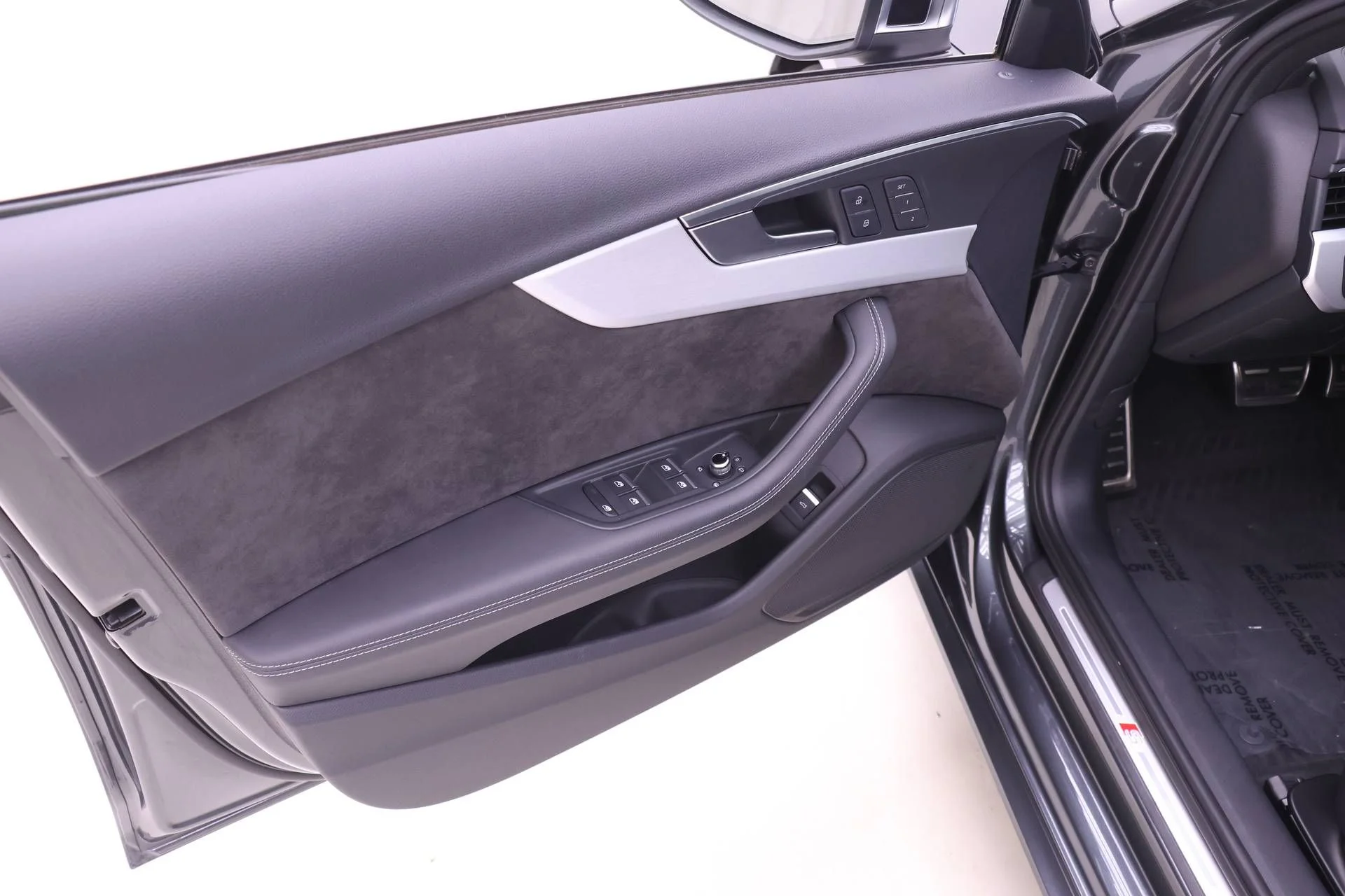 Used 2019  Audi 3.0T Premium Plus image 14