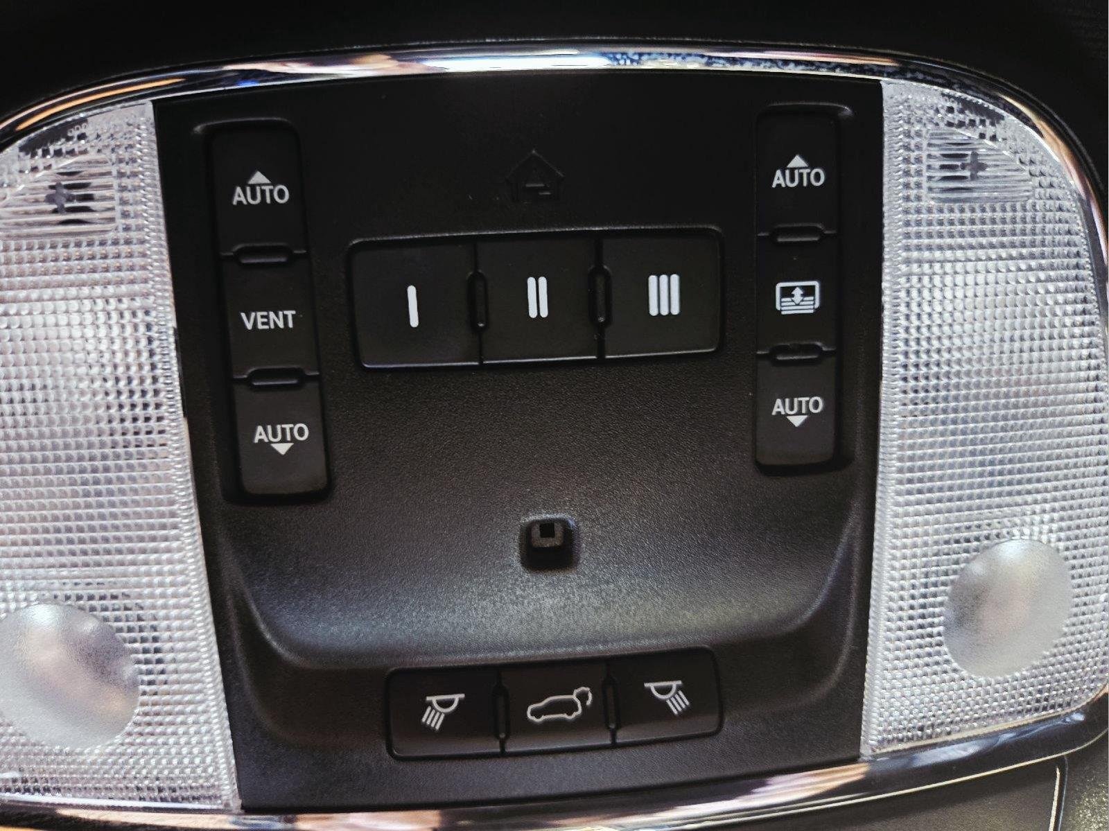 Used 2019 Diamond Black Jeep Overland image 35