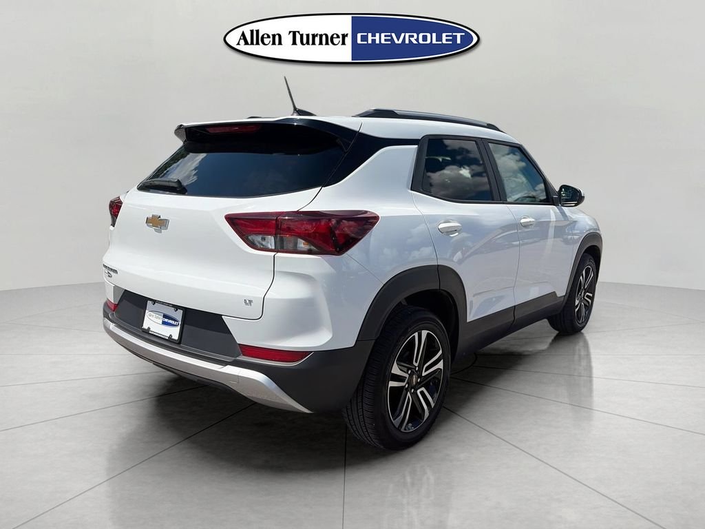 Used 2023 White Chevrolet LT image 4