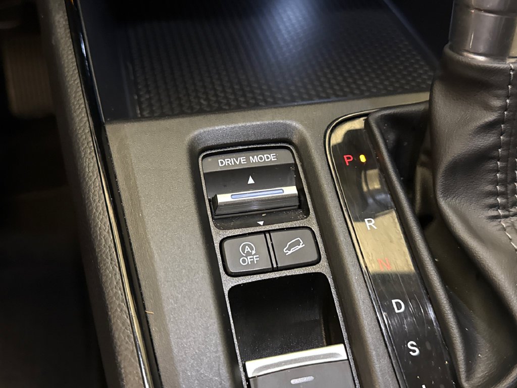 2025 Honda CR-V LX - Photo 26