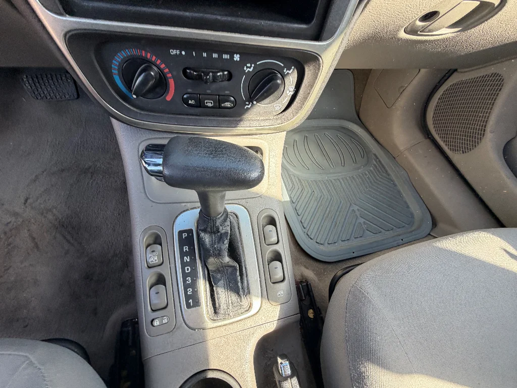 Used 2003 Medium Red Saturn L200 (A4) image 34